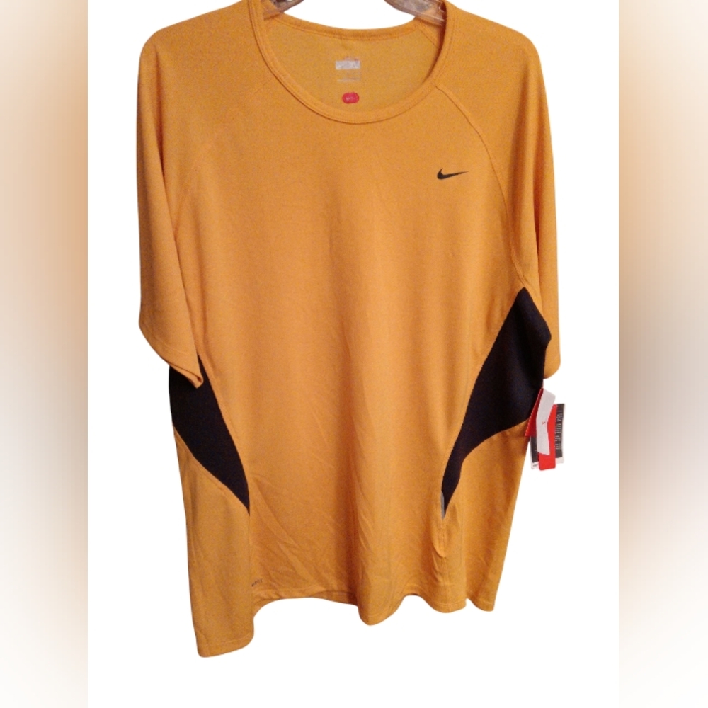 Nike Dri-Fit Training Shirt Men's L Orange Short Sleeve New NWT